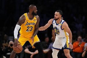 👀A-史密斯排NBA现役Top5：约基奇 亚历山大 字母 詹姆斯 库里